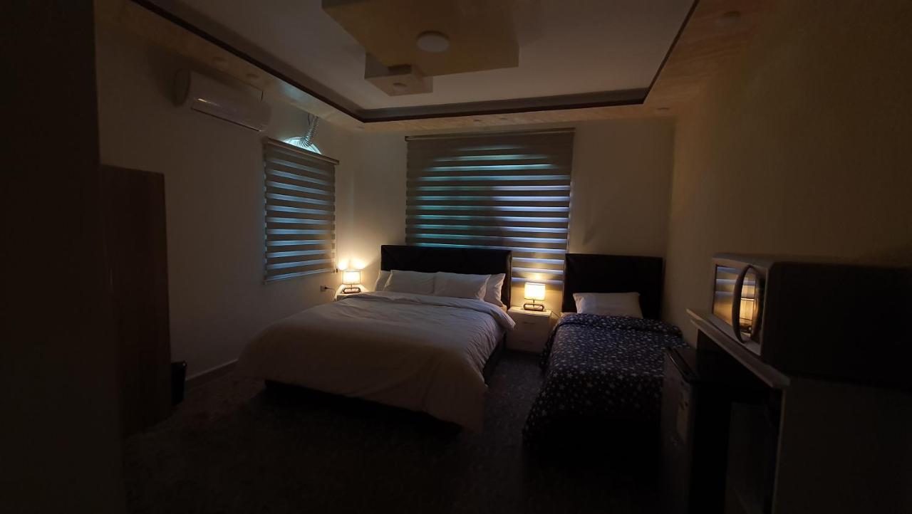 Hotel Hadrian'S Arch Jarash Esterno foto
